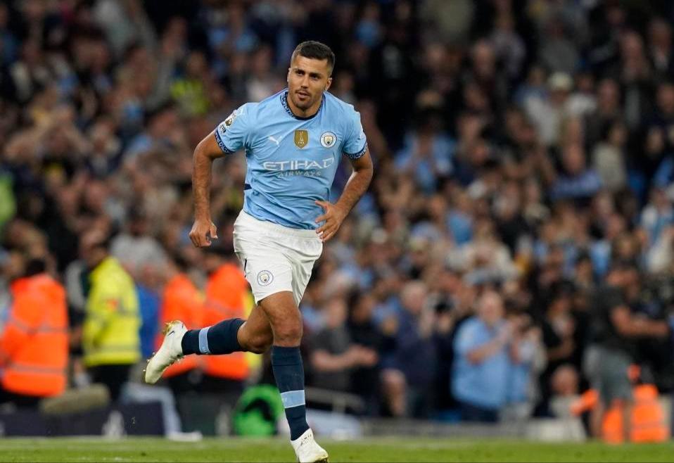 开云体育下载入口-2025年最贵防守型中场榜单发布！琼阿梅尼位列第五 赖斯没上榜？