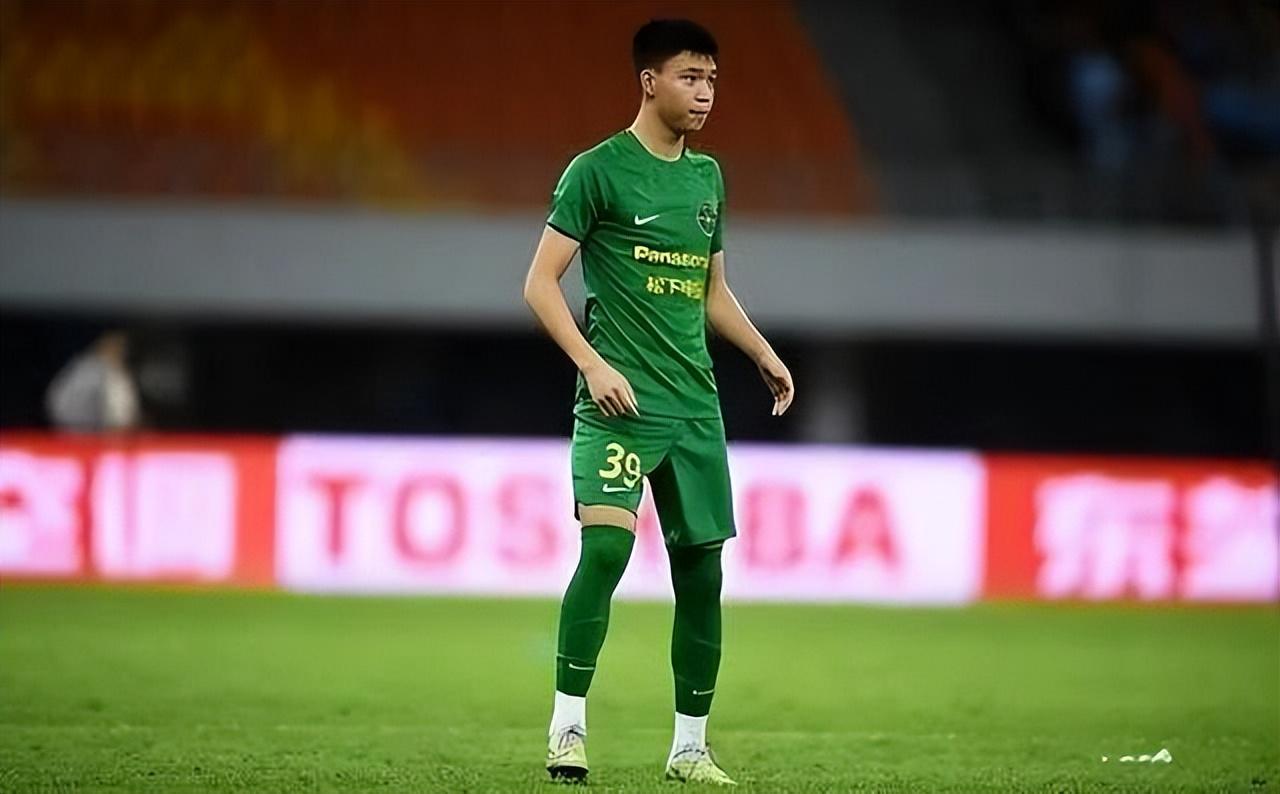 王钰栋球探报告来了，模板巴西国脚马丁内利，球探评分：7分