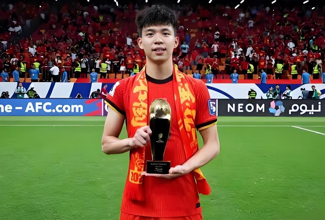 开云体育下载-中超2026年最大牌的引援浮出水面，曾效力国米和巴萨，值得期待