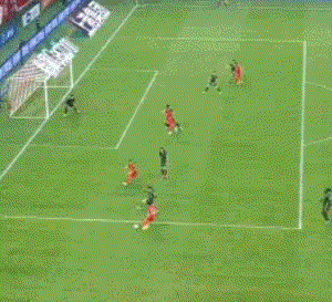 开云体育-36 岁 “老黄忠” 王燊超再战一年，“带刀侍卫”靠啥关键时刻总能进球？