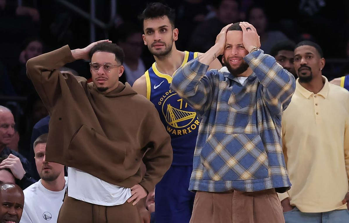 开云体育下载入口-勇士一路向下俯冲，大比分被逆转已成常态，库里正式表态